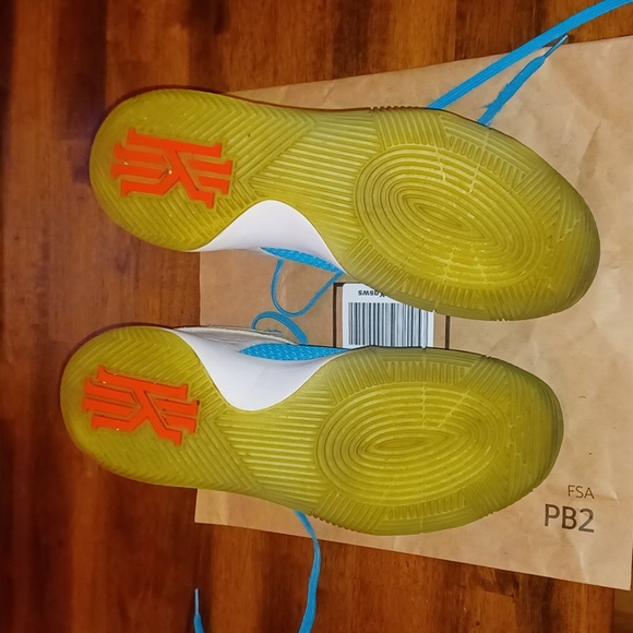 Kyrie 2 Easter - Picture 8 of 8